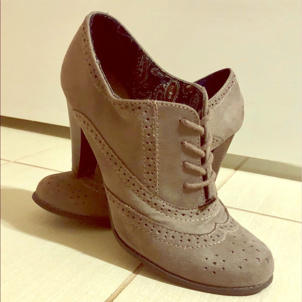 Tie up booties